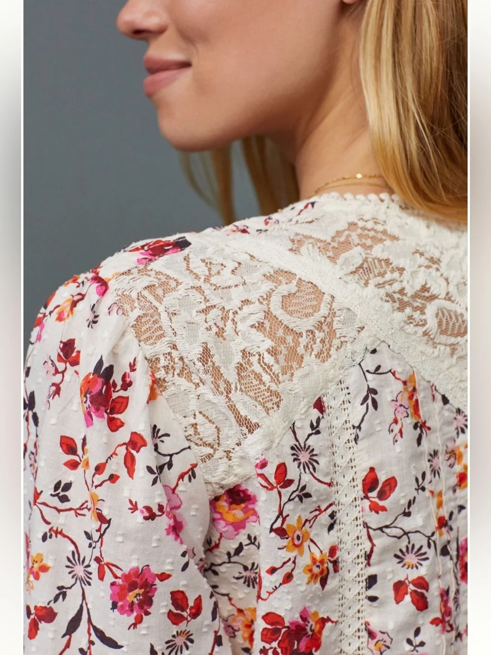 By Anthropologie Puff Sleeve Lace Floral Blouse in Size 2